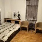 Dom Za Tujami 30 Min Od Centrum Poznania 홈스테이
