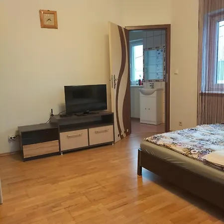 Dom Za Tujami 30 Min Od Centrum Poznania Accommodatie bij particulieren