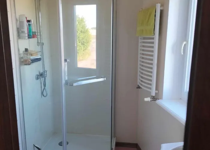 Dom Za Tujami 30 Min Od Centrum Poznania Quarto em Acomodações Particulares