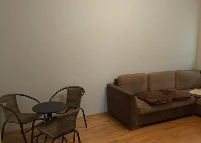 Dom Za Tujami 30 Min Od Centrum Poznania Quarto em Acomodações Particulares Strykowo