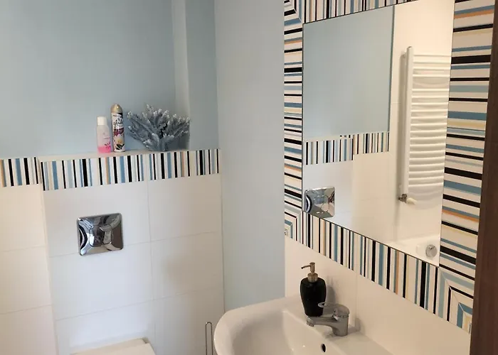 Dom Za Tujami 30 Min Od Centrum Poznania Quarto em Acomodações Particulares